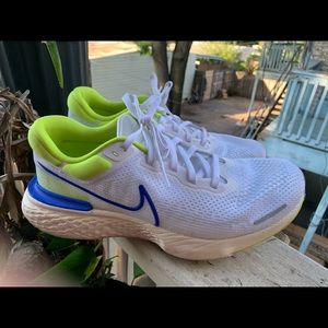 Nike Men's ZoomX Invincible Run Flyknit size 13